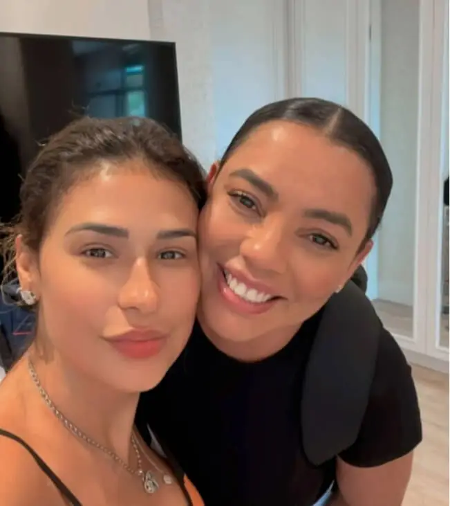 Celebridade na Clínica Nany Mota 1
